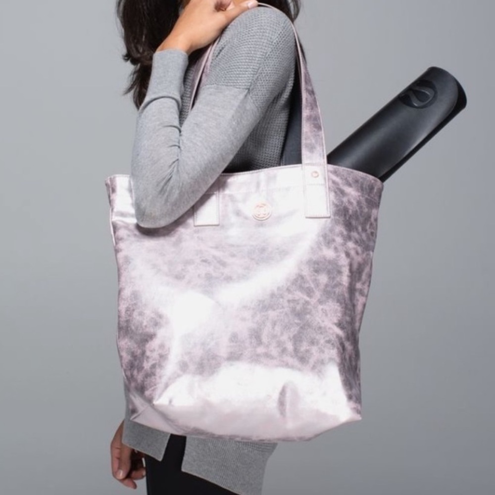 Lululemon Reversible Mantra Tote